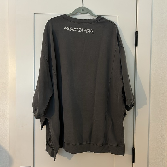 Disco Ora hi/lo sweatshirt.  EUC - Picture 3 of 3